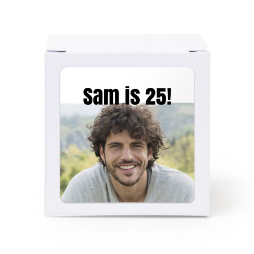 Gaveæske hvid med kvadratisk klistermærke - 24 stk Gaveæske hvid med kvadratisk klistermærke - 24 stk