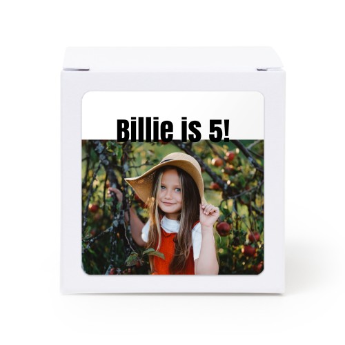 Gaveboks hvit med kvadratisk klistremerke - 24 stk