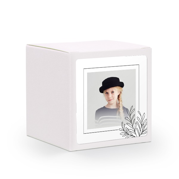 Lahjarasia valkoinen neliönmuotoisilla tarroilla - 24 kpl Lahjarasia valkoinen neliönmuotoisilla tarroilla - 24 kpl