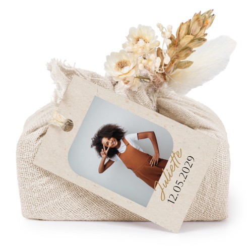 Lot de 6 savons avec emballage en coton beige et étiquettes rectangulaires