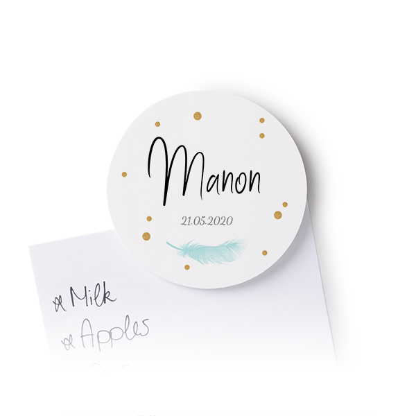 Plumes et étincelles dorées