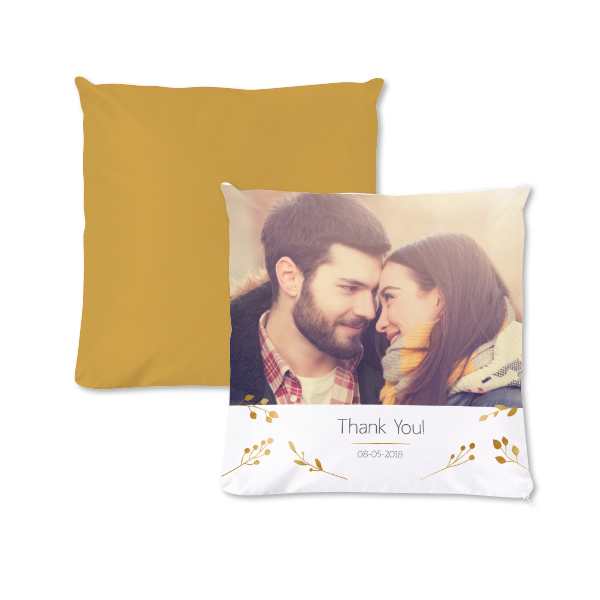 Tyynynpäällinen polyesterista sisätyynyllä, Nelikulmio M, painatus edessä ja takana