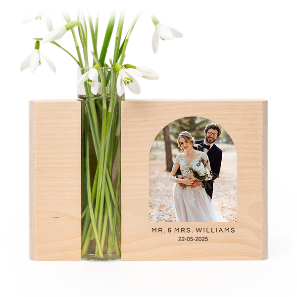 uvwoodglassvase_minimalarchphoto