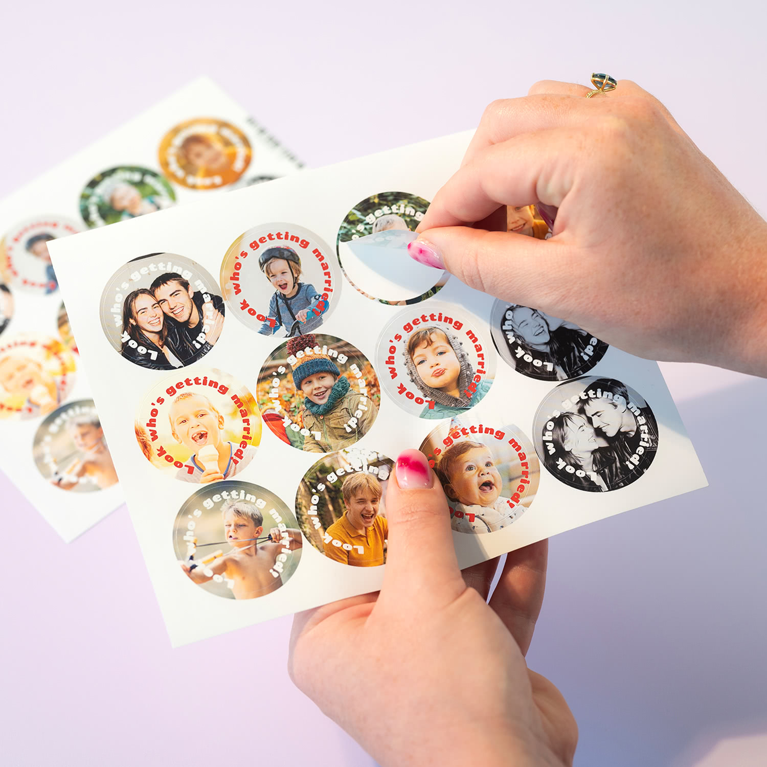 Personlig Runde etiketter - 48 stk | Unik fotogave | Design selv hos smartphoto | Premium fotokvalitet