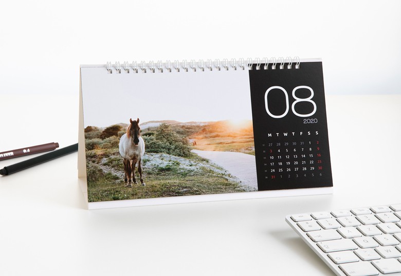 Tischkalender mit Spiralbindung und Fotos personalisiert
