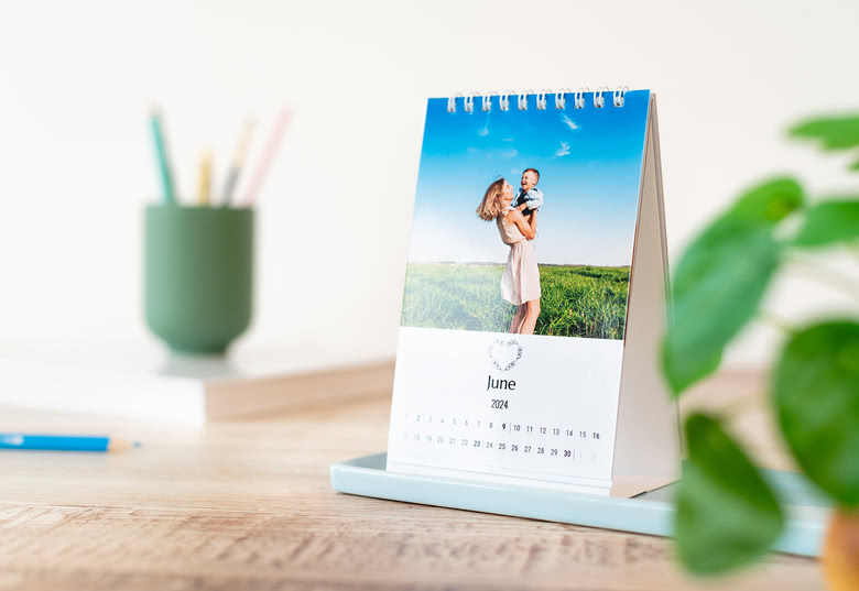 Tischkalender mit Spiralbindung und Fotos personalisiert