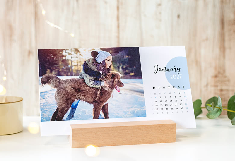 Desk Calendar in Wooden Block