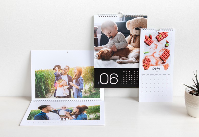 Personalised Wall Photo Calendars 2023 | smartphoto