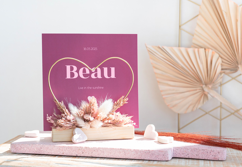 Wooden card holder with dried flowers