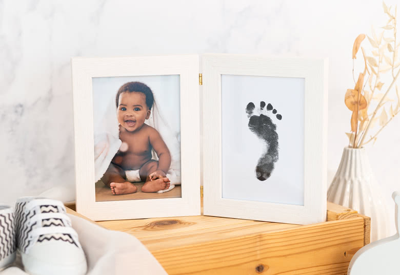 Photo frame with foot & hand print