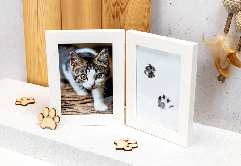 Photo frame with foot & hand print