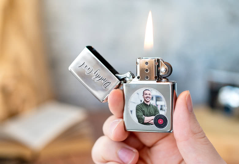 Personlig lighter med tekst eller billede