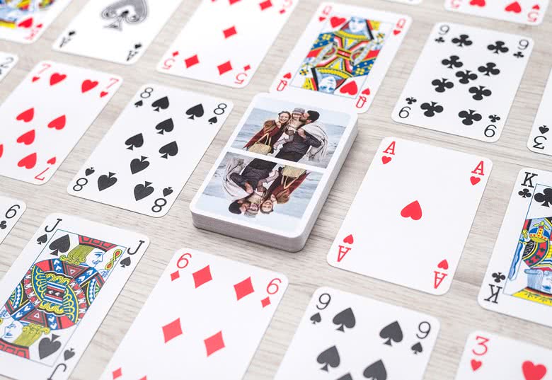 Spiele mit deinem personalisierten Kartenspiel