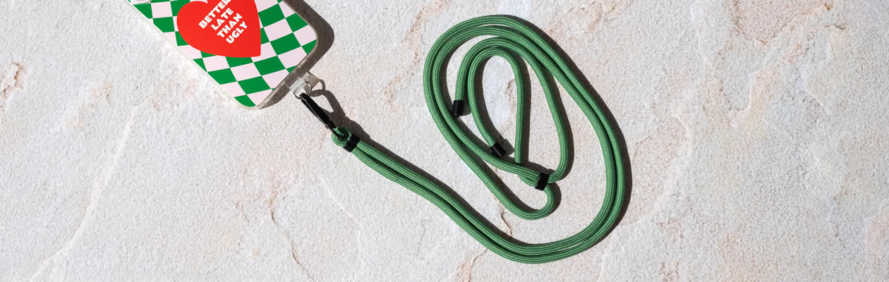 Complete your case with a phone cord