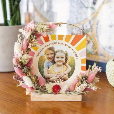 Porte-carte en bois avec fleurs séchées