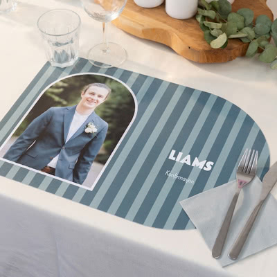 Sett med kuvertbrikker i papir