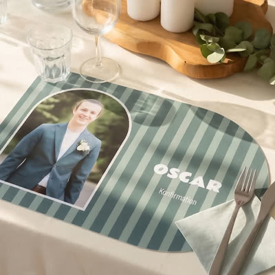 Sett med kuvertbrikker i papir