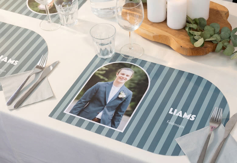 Sett med kuvertbrikker i papir