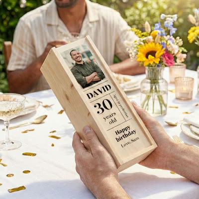 vinboks i tre som 30 års gave