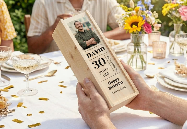 vinboks i tre som 30 års gave