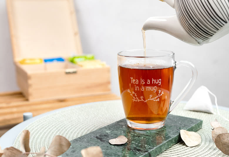 Teeset mit Teebox und graviertem Teeglas