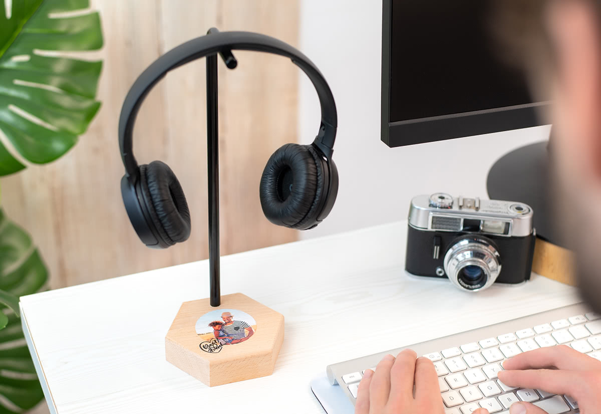 Un support de casque audio pour que votre bureau soit rangé