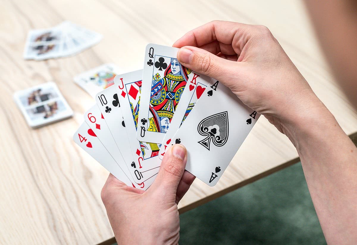 design-your-own-playing-cards-with-photo-back-smartphoto-uk