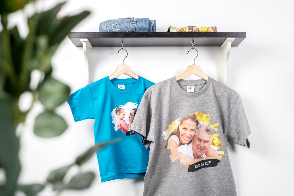 Design T-shirt hos Smartphoto din egen T-shirt med billede