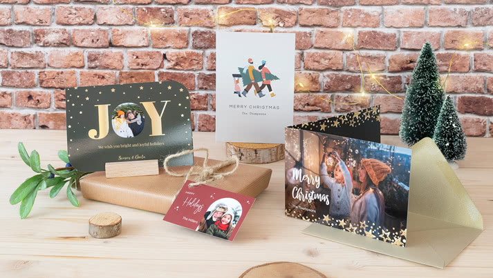 Répandez la joie de Noël avec des cartes de vœux personnalisées !
