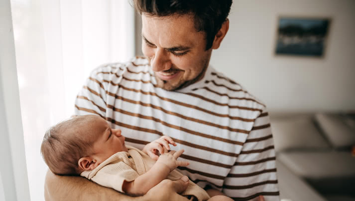 Surprenez le papa avec un cadeau de naissance