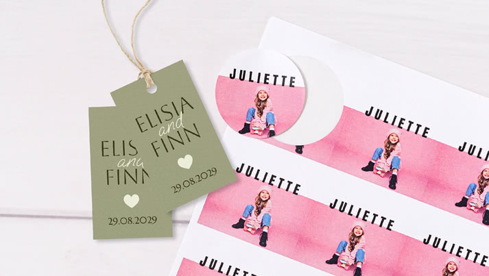 Personnalisez vos cadeaux d’invités avec des autocollants et des étiquettes