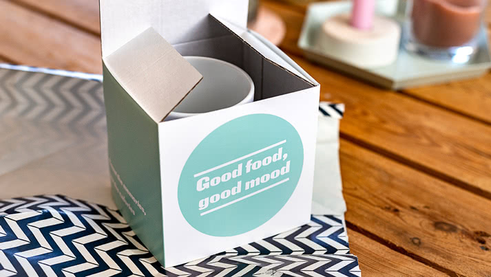 Eine personalisierte Geschenkbox für Ihre Tasse